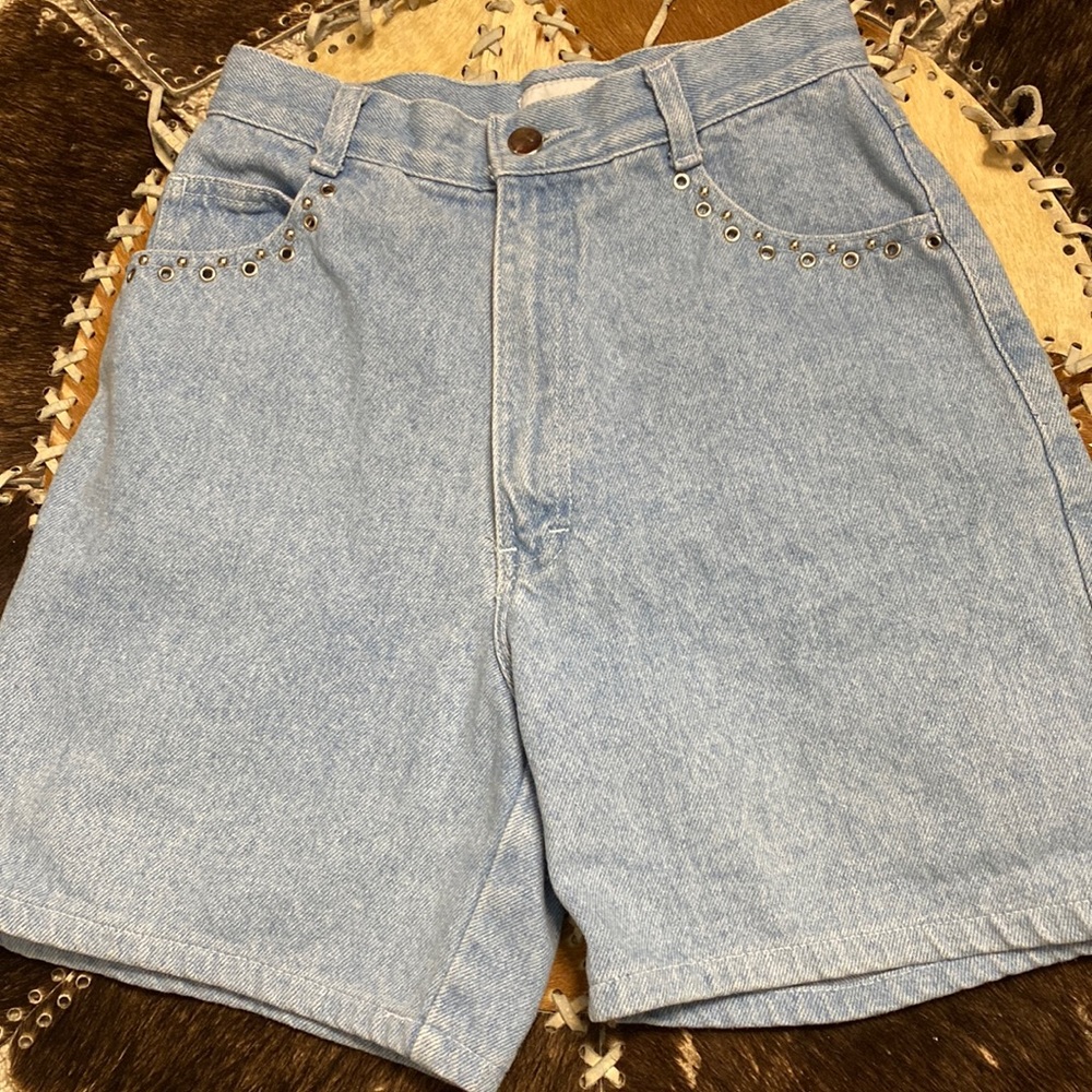Vintage denim shorts with grommets David David sz 6 high waisted